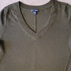 GAP V-Neck Wool Sweater Women's Size XS